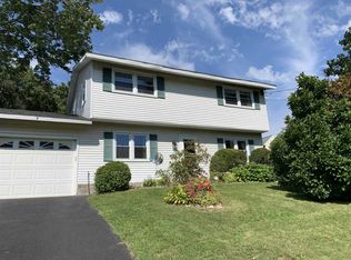 9 Red Coach Dr, Scotia, NY 12302