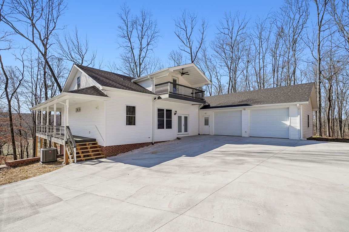 house 613 W 85th St, Kansas City, MO 64114 | Zillow