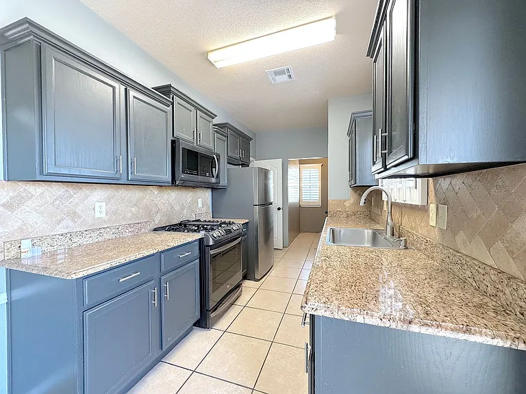 3046 Bariloche Dr — Photo 7