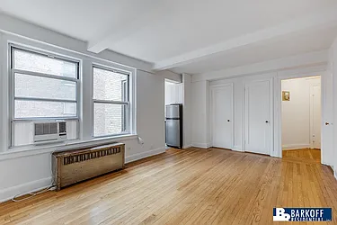 Rented by Barkoff Residential 