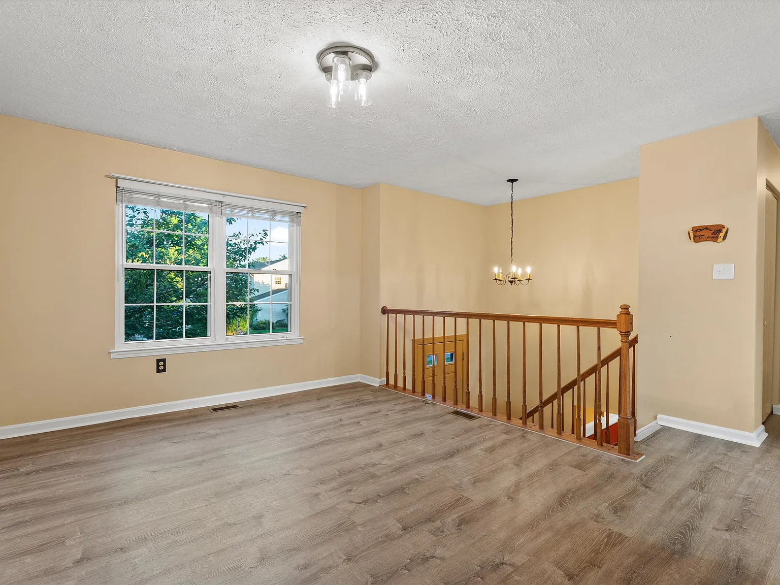 4 bed, 1858 sqft, $3,350 — Photo 3