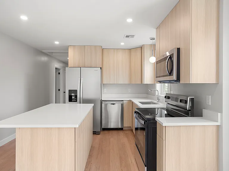 90 Berkshire St #3 — Photo 8