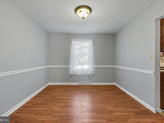 4th image of 106 Sholly Dr