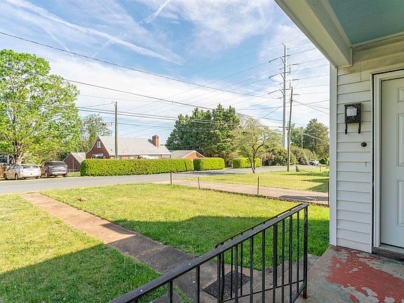 2nd image of 1116 Locust Ave