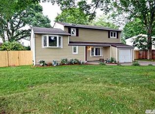 11 Comet Rd, Selden, NY 11784