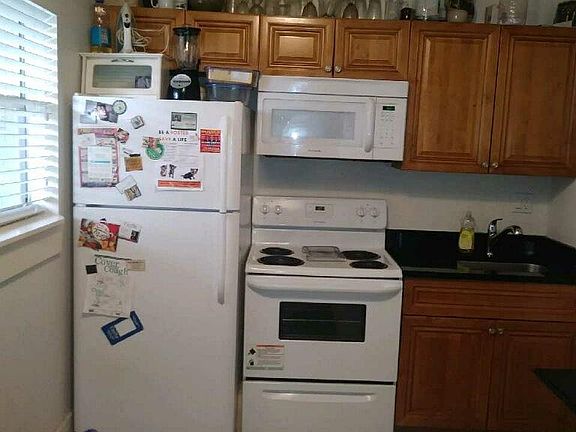 2nd image of 925 NW 3rd Ave APT 3