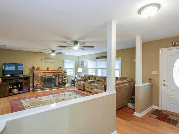 3rd image of 850 Holmes Ave