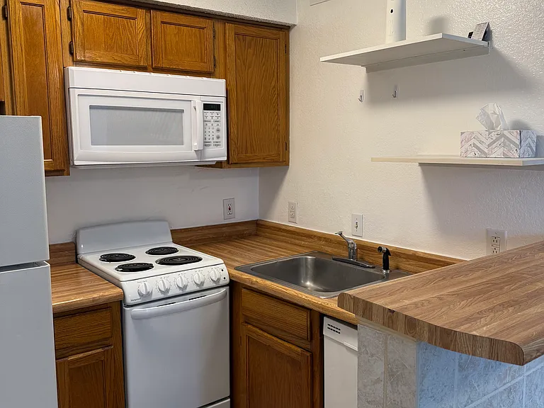 2301 Basil Dr #F302 — Photo 3