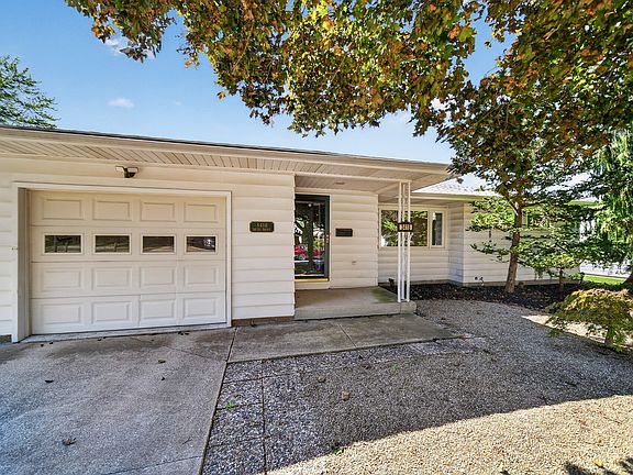 2nd image of 3418 Regis Dr