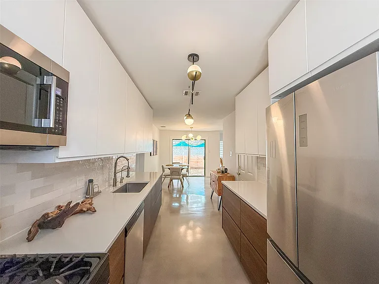 2313 Thornwild Pass — Photo 12
