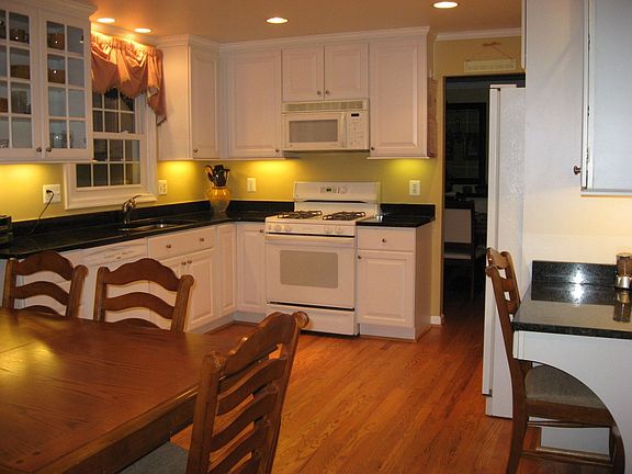 Country Kitchen Updated with Cabinets and granite counter tops - lots of room