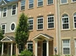 6982 Landseer Dr, Gainesville, VA 20155