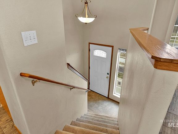 3rd image of 8561 W Nebraska St