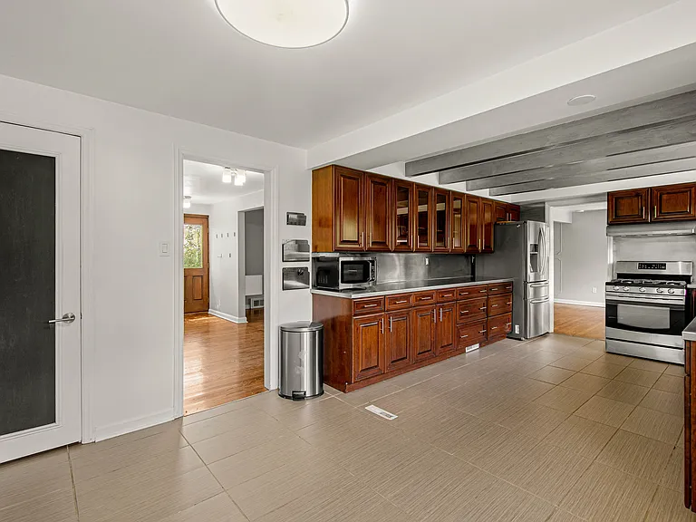 251 Franklin Dr — Photo 9