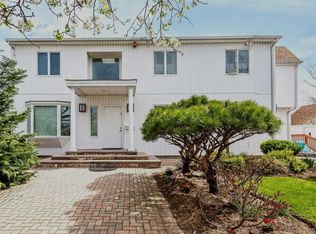 2631 Riverside Ave, Merrick, NY 11566