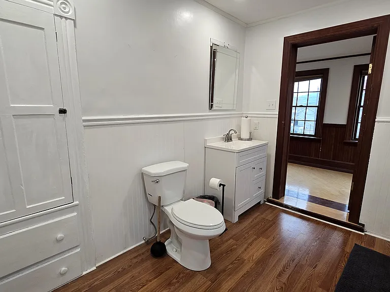 4 W 5th St #2 — Photo 32