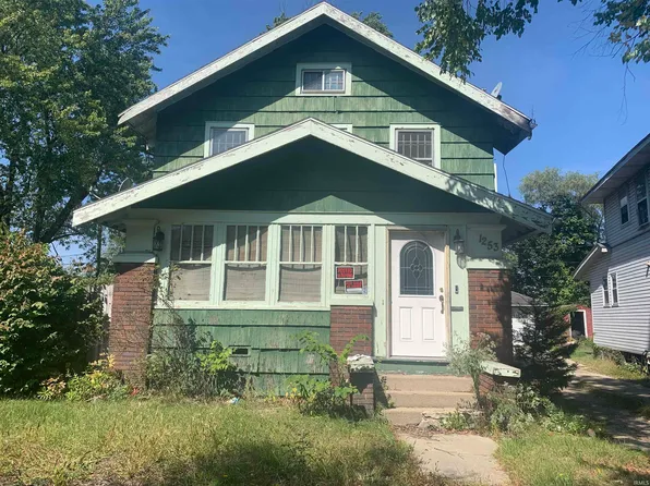 1253 Diamond Ave, South Bend, IN 46628