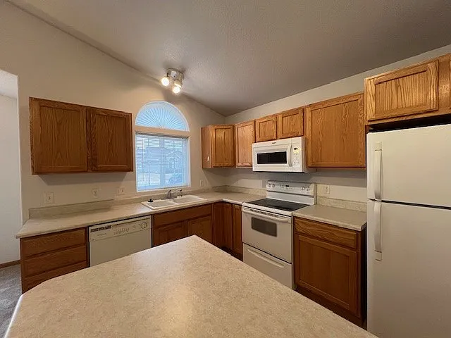 3438 Kyle St — Photo 11