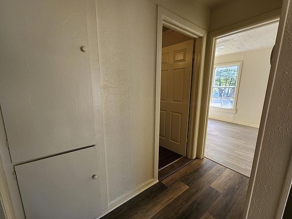 3rd image of 1516 Lindsey St