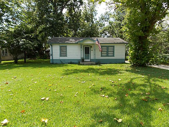  206 E Burress
2 bed / 1 bath