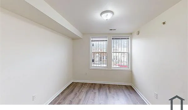 3 bed, $2,594 — Photo 3