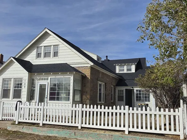 109 E Buffalo St, Rawlins, WY 82301