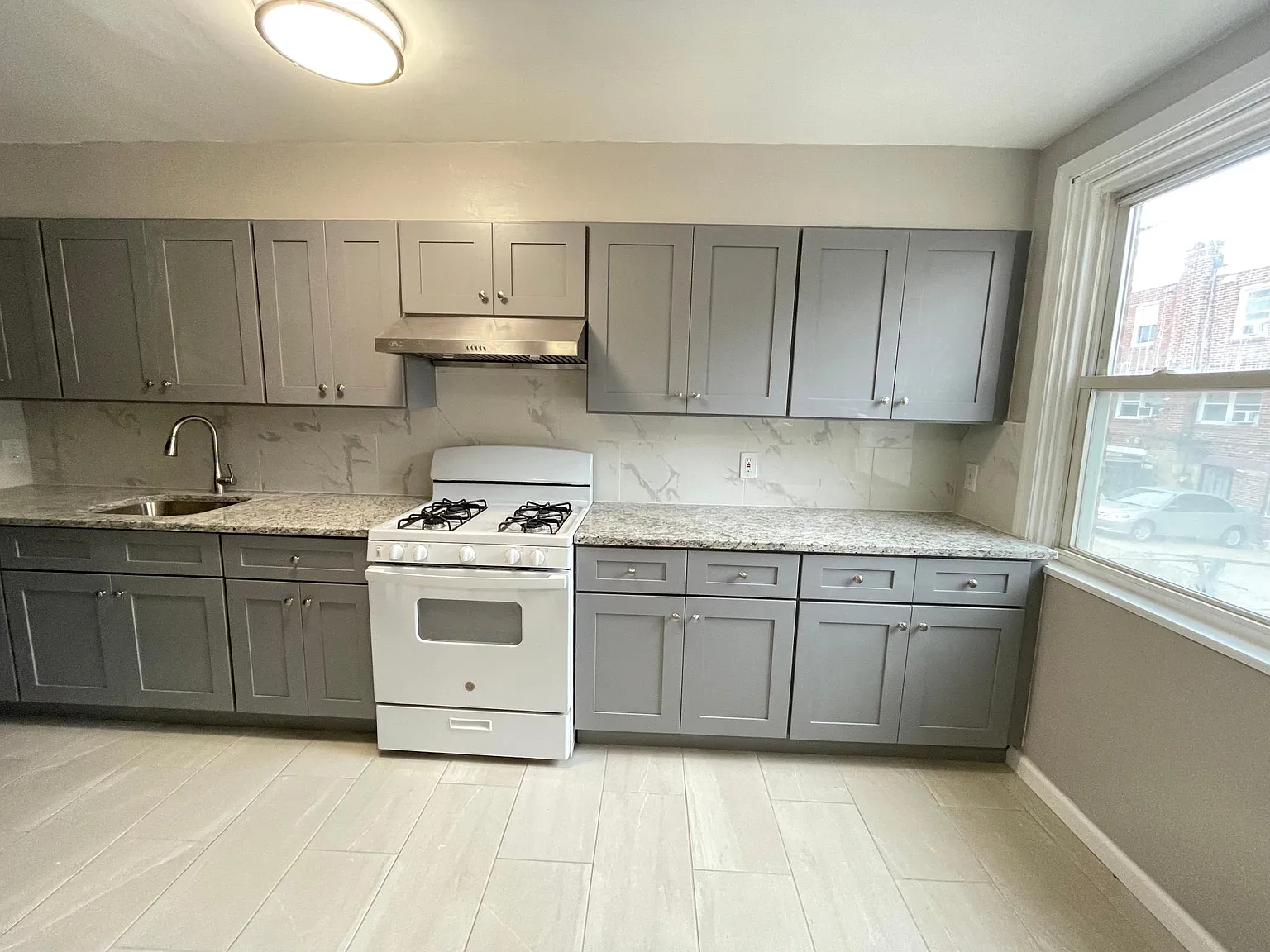 3 bed, 1.5 bath, 1170 sqft, $1,750 — Photo 3