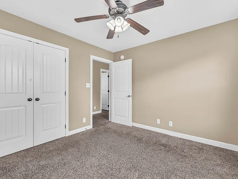 563 Falkland Cir — Photo 27