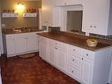 eat-in kitchen
