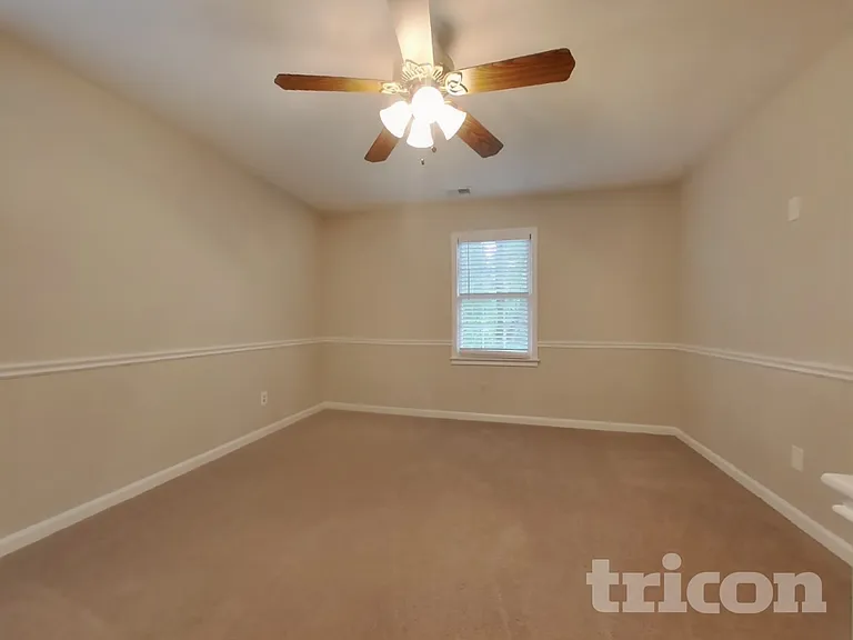 1010 Maidstone Ct — Photo 10