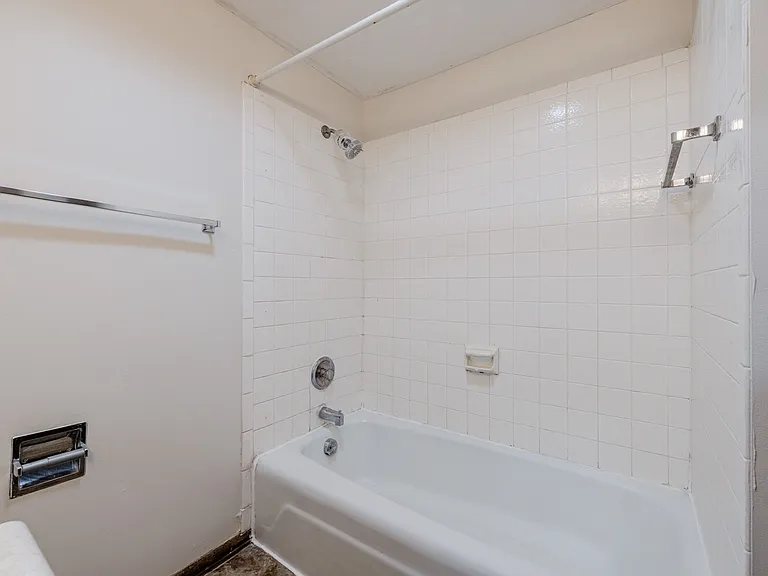 4141 S 51st St — Photo 22