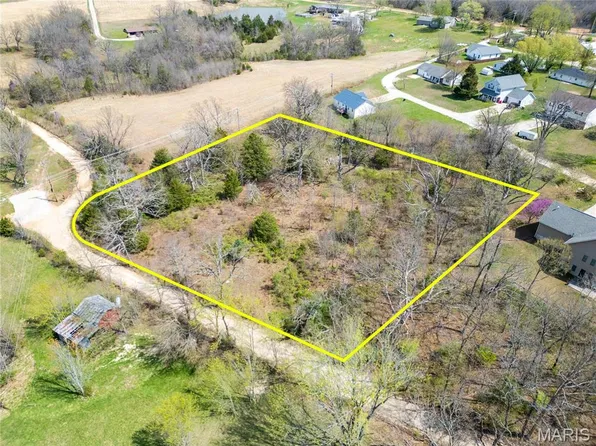 607 W School St, Crocker, MO 65452