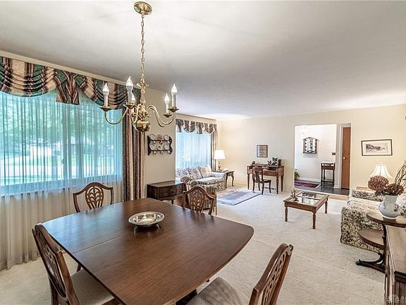 3rd image of 2332 Fairhill Ln