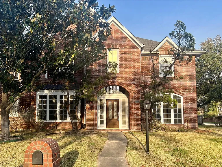 19102 Weeping Oak Ct — Photo 1