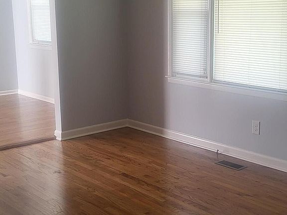 5th image of 206 Herbert Street