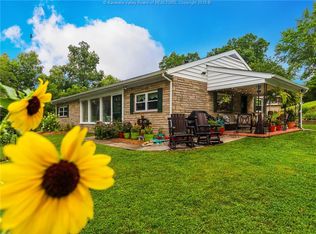 712 Orchard Park Rd, Hurricane, WV 25526