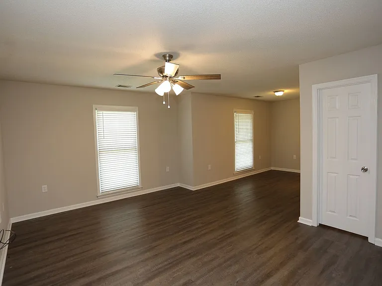 203A Courtney Way — Photo 14