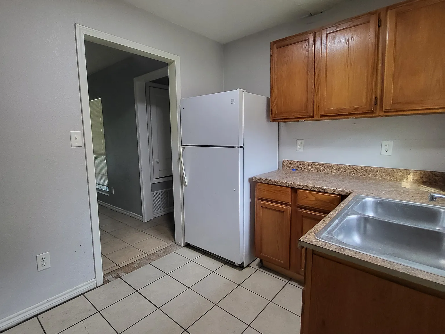 1613 Walton Walker Drive - A — Photo 3