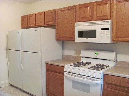 5th image of 110 Highland Pl #2