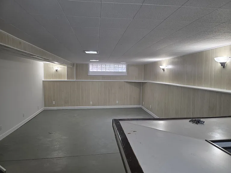 17701 Puritas Ave — Photo 12