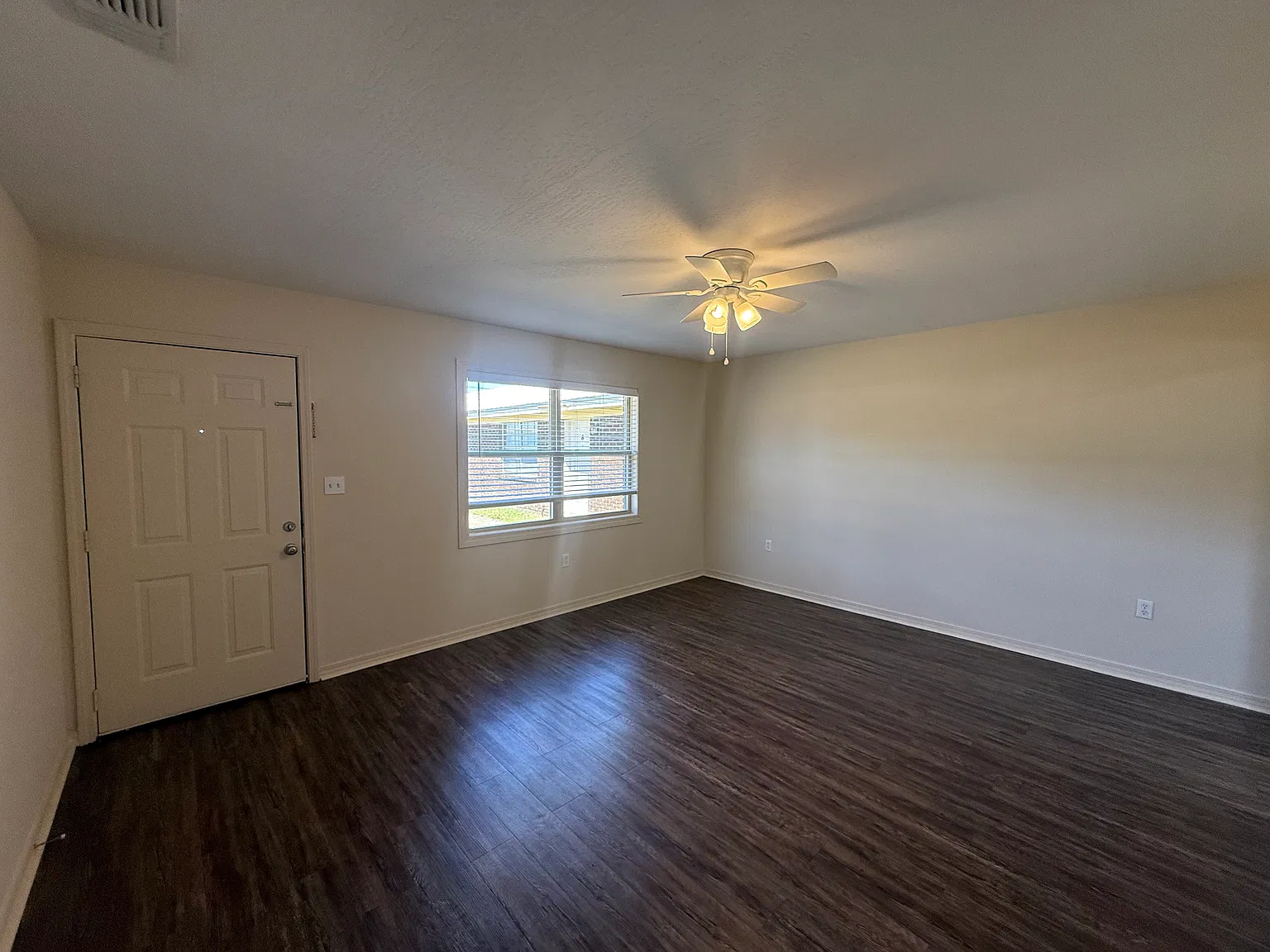 2 bed, 800 sqft, $850 — Photo 3