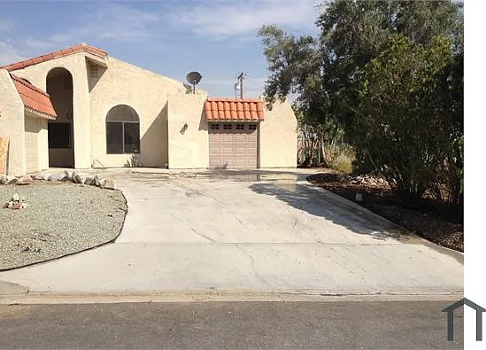 3 bed, 1100 sqft, $2,450 — Photo 2