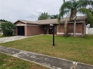 1040 Pine Ridge Cir, Brandon, FL 33511