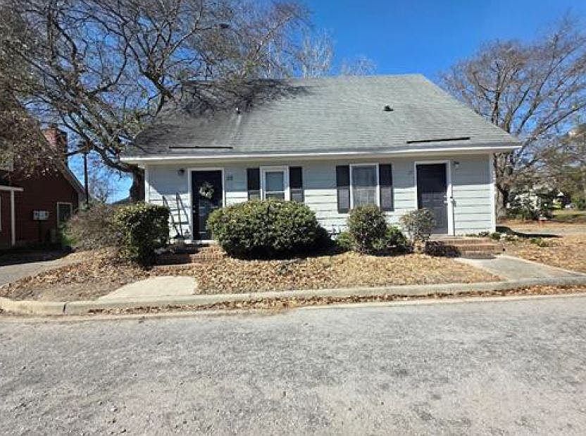 1st image of 27 Old Clayton Ct