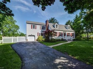 12 Park Ave, Mendham, NJ 07945