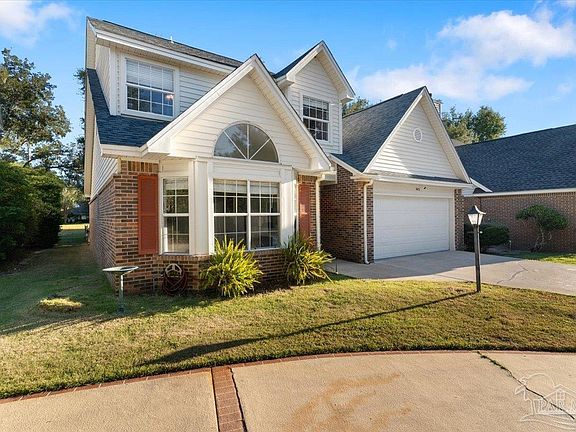 3rd image of 842 Fairway Lakes Dr