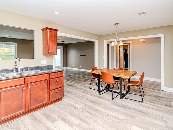3rd image of 4004 Grindstone Ct