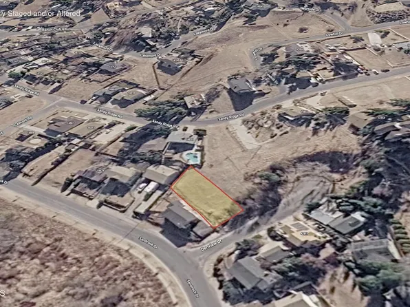 Denview Dr, Lake Hughes, CA 93532