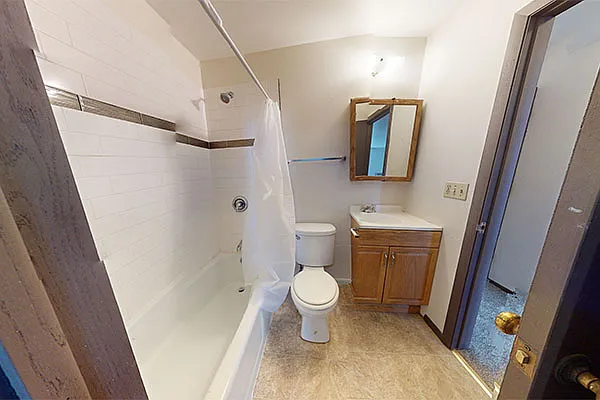 2495 N. Oakland Ave — Photo 27