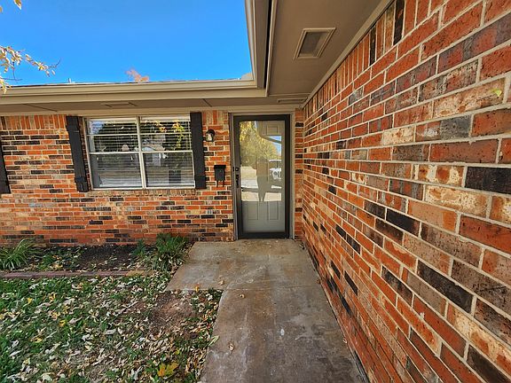 sidewalk, to front door